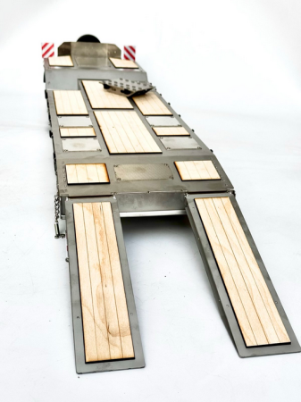 FM 3-Achs-Schwerlast-Tieflader mit Radaussparungen